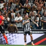 Bernard critica antiga comissão técnica após garantir Atlético-MG na semifinal da Sul-Americana