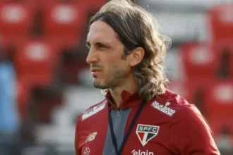 Fluminense acerta com Luis Zubeldía e cogita estreia diante do Botafogo