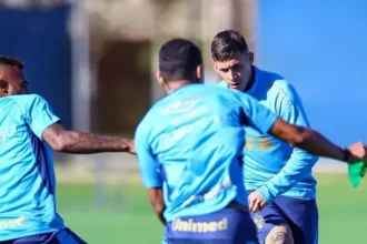 Empate com Botafogo coloca Grêmio na 11ª posição e time já foca no Vitória