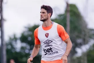 Gonçalo Paciência segue no Sport e garante permanência até o fim da temporada
