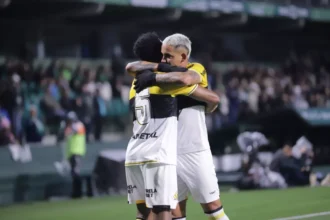 Criciúma assume liderança da Série B; Avaí e Atlético-GO também triunfam na rodada