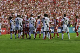 Náutico encara Ponte Preta sob pressão para seguir vivo no quadrangular da Série C