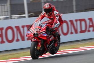 Bagnaia conquista a pole no GP do Japão; Márquez parte em terceiro
