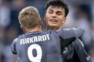 Borussia Mönchengladbach leva 6 a 0, reage e cai por 6 a 4 diante do Eintracht Frankfurt na Bundesliga