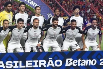 Domingo reserva clássico carioca e quatro jogos que podem mexer na tabela do Brasileirão