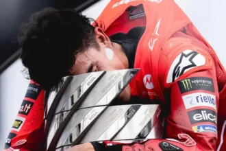 Marc Márquez garante sétimo título da MotoGP com segundo lugar no Japão