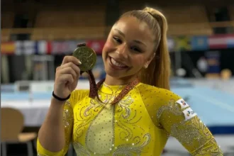 Flávia Saraiva fatura ouro na trave na etapa da Hungria da World Challenge Cup