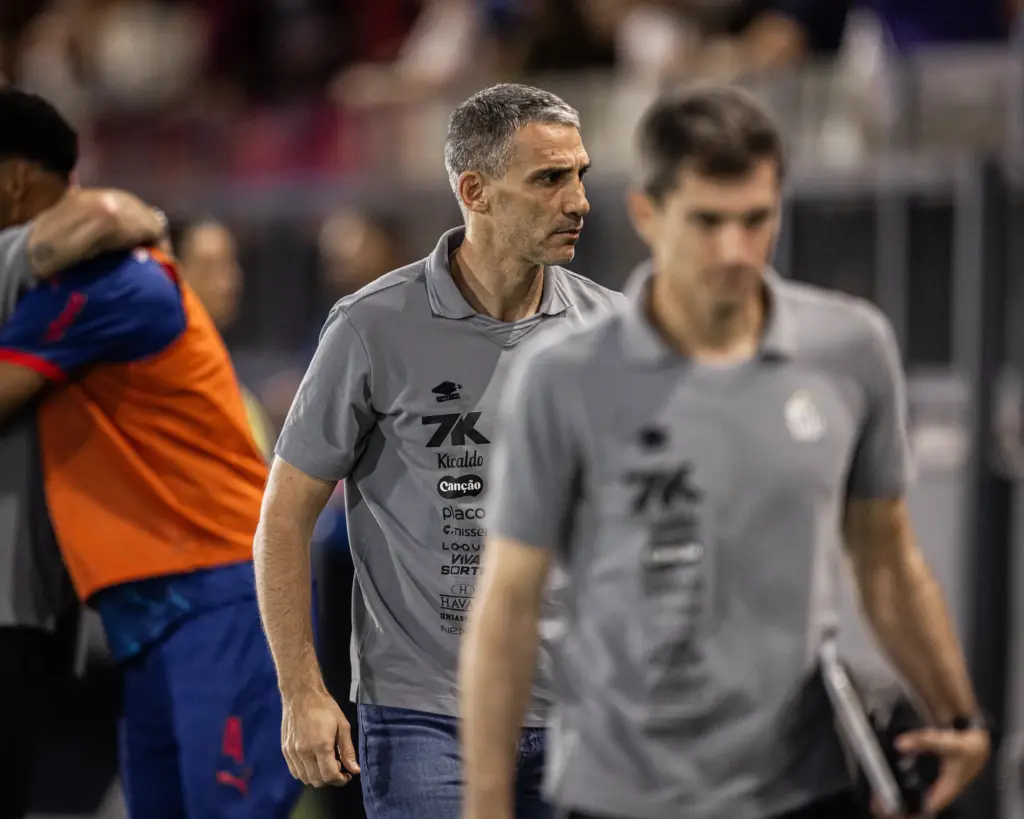 Vojvoda critica falha em bola parada após empate do Santos com o Bragantino