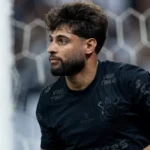 Marcelinho Carioca critica “cavadinha” de Yuri Alberto, mas elogia reação do atacante após pênalti perdido
