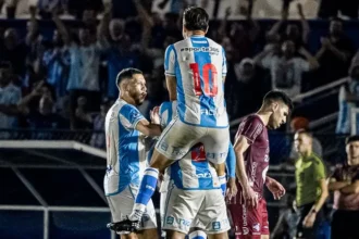 Londrina vence Caxias, assume ponta do Grupo B e pode confirmar acesso já na próxima rodada