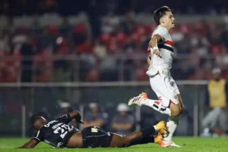 Crespo admite que cenário político interfere no São Paulo e lamenta fase sem gols