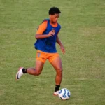 Sport terá Zé Lucas de volta, mas perde Derik e aguarda dois atletas para encarar o Fluminense