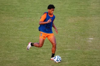 Sport terá Zé Lucas de volta, mas perde Derik e aguarda dois atletas para encarar o Fluminense