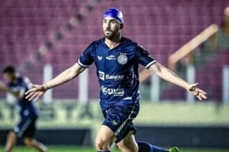 Confiança anuncia renovação de contrato com Maikon Aquino para 2026