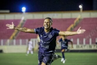 Confiança renova contrato com o lateral-direito Weriton para 2026