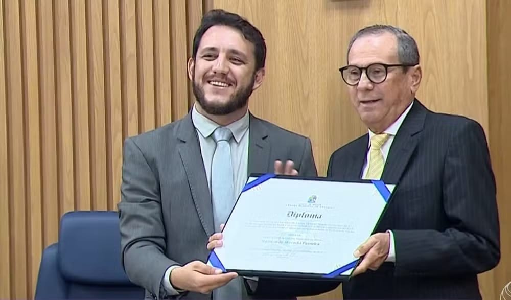 Radialista Raimundo Macedo recebe título de Cidadão Aracajuano