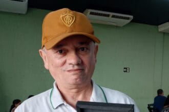 Radialista Genario Santos recebe comenda Jorge do Prado Leite do Sindicato dos Radialistas de Sergipe