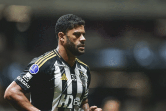 Hulk pode atingir marcas expressivas em clássico contra Cruzeiro