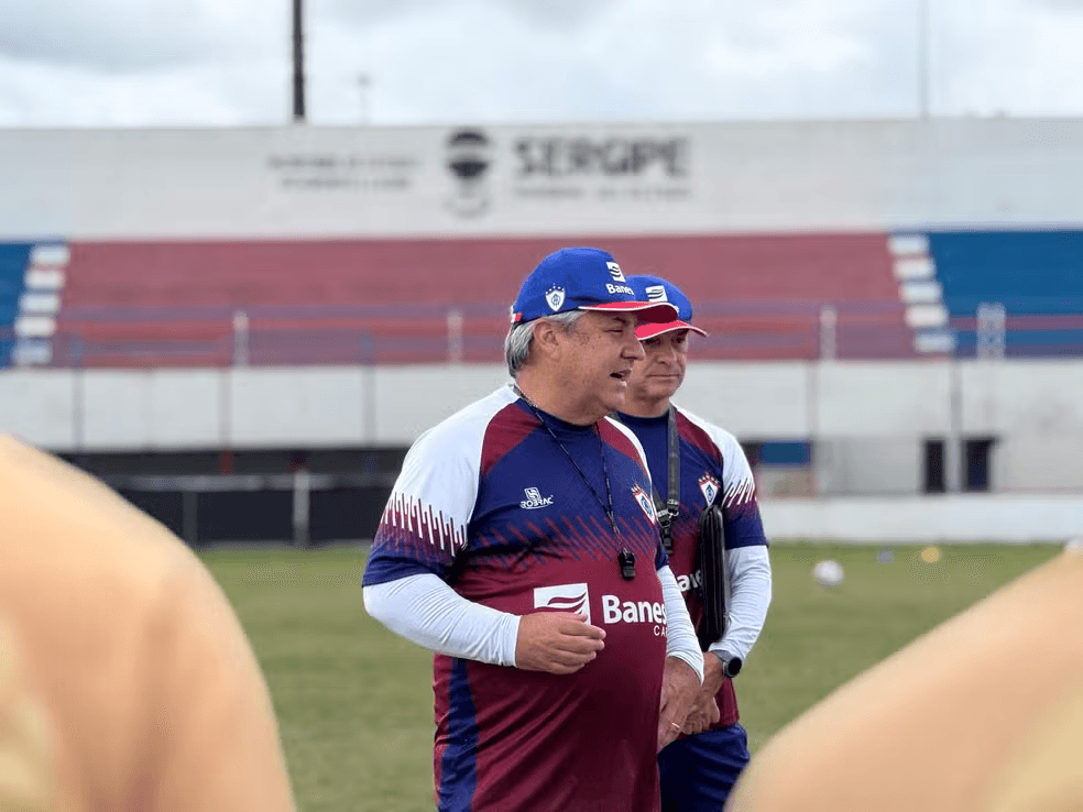 Diretoria do Itabaiana se despede do técnico Gilson Kleina