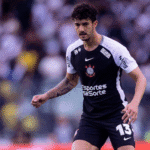 Corinthians está por “detalhes” para renovar com Gustavo Henrique
