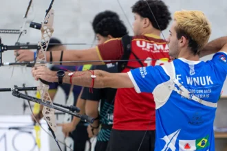 Fábio Klier é ouro no tiro com arco na estreia da modalidade no JUBs
