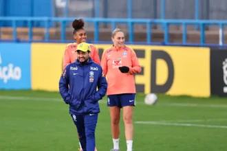 Arthur Elias espera equilíbrio em partida amistosa com Inglaterra
