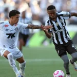 Botafogo fica duas vezes à frente, mas cede empate ao Santos no Rio