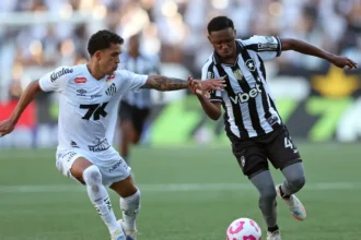 Botafogo fica duas vezes à frente, mas cede empate ao Santos no Rio