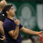 Abel Ferreira desvia de crítica de Rogério Ceni e lembra presente com vinho