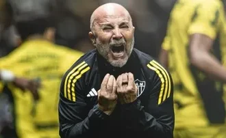 Sampaoli completa um mês no Atlético-MG com 23 jogadores utilizados e busca por regularidade