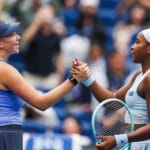 Gauff elogia agressividade de Anisimova após queda rápida na semifinal de Pequim