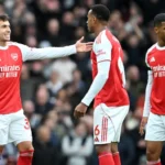 Arsenal supera West Ham, assume a ponta da Premier League e vê Manchester United voltar a vencer