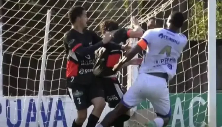 Acusação de injúria racial interrompe Batel x Nacional na Taça FPF