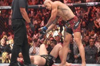 Poatan volta a ser campeão no UFC 320 e recebe bônus de R$ 270 mil