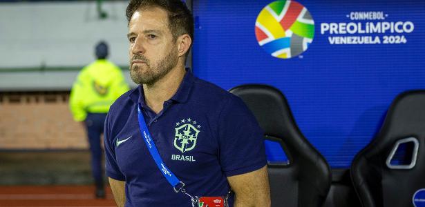 CBF dispensa Ramon Menezes após queda precoce da Seleção Sub-20