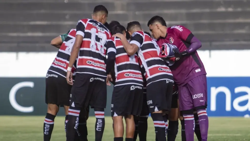 Santa Cruz empata com Barra, perde a Série D, mas comemora acesso à Série C de 2026