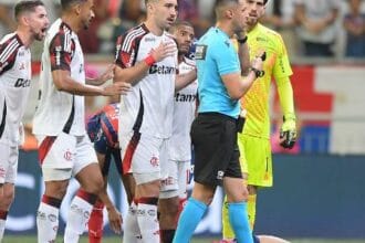 Danilo pede desculpas por expulsão precoce na derrota do Flamengo para o Bahia