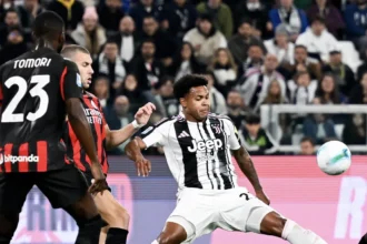 Milan derrota Inter no San Siro e reduz vantagem do rival na Série A