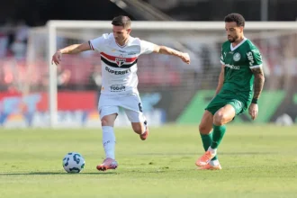 Ex-árbitros apontam pênalti ignorado e falha do VAR em São Paulo x Palmeiras