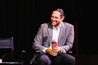 Ex-quarterback Mark Sanchez é esfaqueado em Indianápolis e permanece internado
