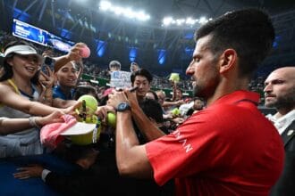 Djokovic encara Munar às 7h30 na abertura das oitavas em Xangai
