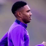Vitinho passa por artroscopia e vira baixa no Corinthians pelo Brasileirão