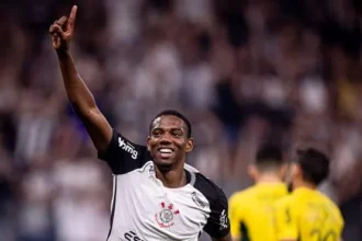 Arbitragem contestada e virada do Palmeiras marcam rodada do Brasileiro