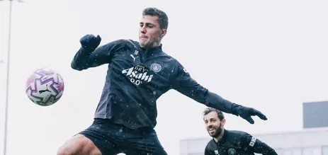 Lesão reaparece e Rodri deixa Manchester City em alerta na Premier League