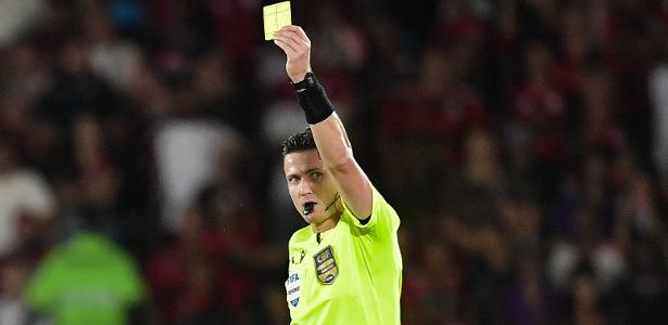 Milton Neves condena teorias de conspiração e pede reforma urgente na arbitragem brasileira