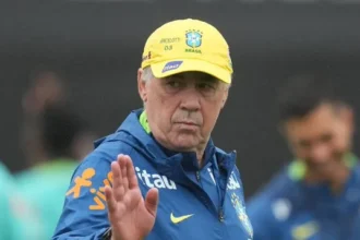 Problema em voo faz Joelinton e Bruno Guimarães atrasarem apresentação à seleção na Coreia do Sul