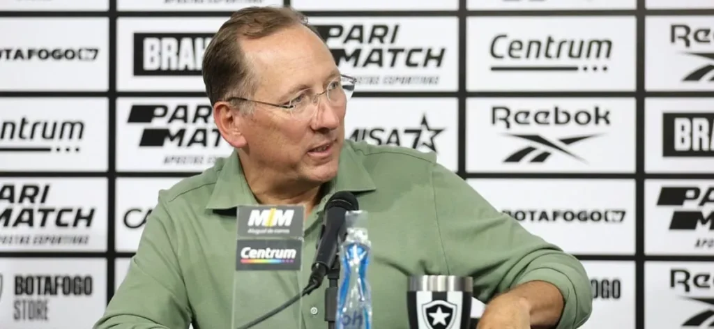 Relação com o Lyon provoca reformulação e crise no Botafogo sob John Textor
