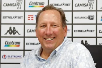 Textor promete definir novo diretor da Eagle até o dia 16