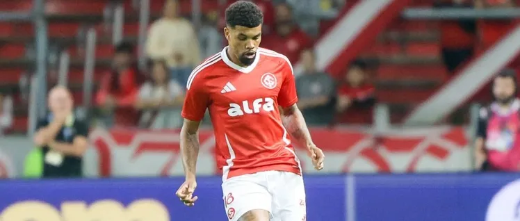 Lesão tira zagueiro Juninho do Internacional antes de enfrentar o Mirassol