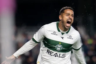 Coritiba se distancia na ponta da Série B; Remo e Chapecoense mantêm embalo